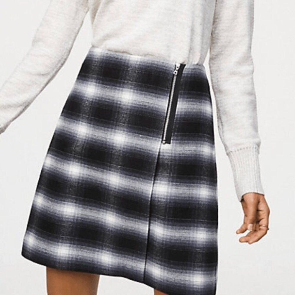 LOFT Black/Gray/White Plaid wrap exposed zip front mini skirt, size 14